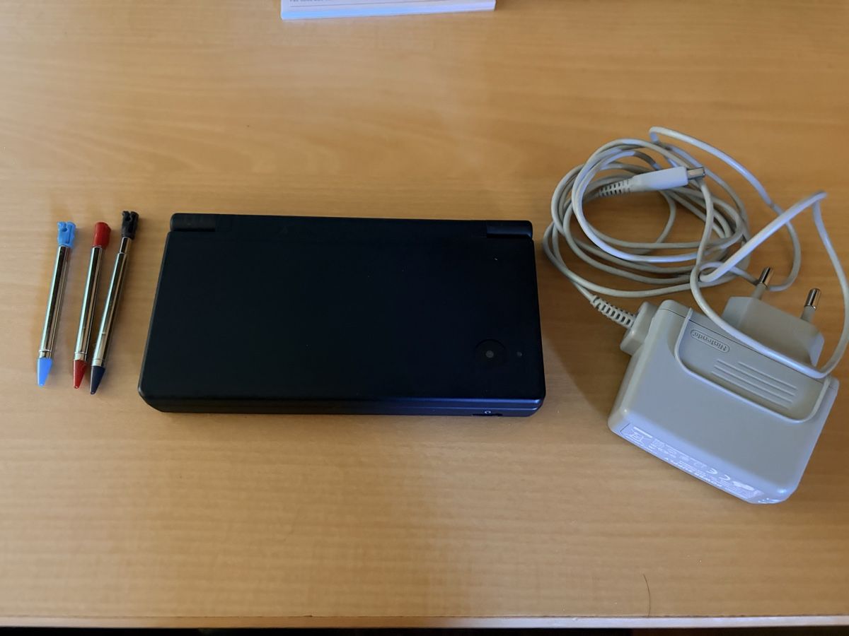 Nintendo Consoles: Nintendo DSi mit 16 Spielen  – D'occasion à Reichenbach i. K. par tim_jv8s