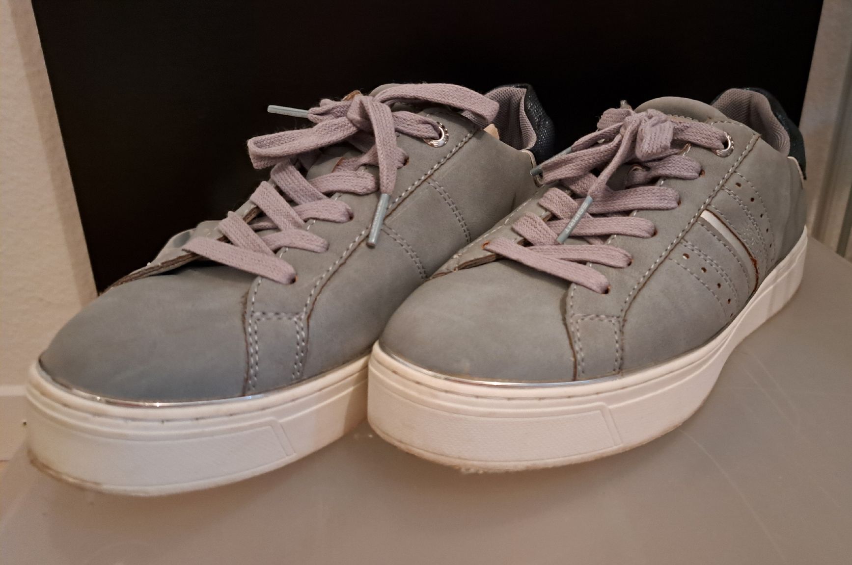 Damenschuhe: Esprit turnschuhe, 38 – Gebraucht aus Waltenschwil von Catlady 1