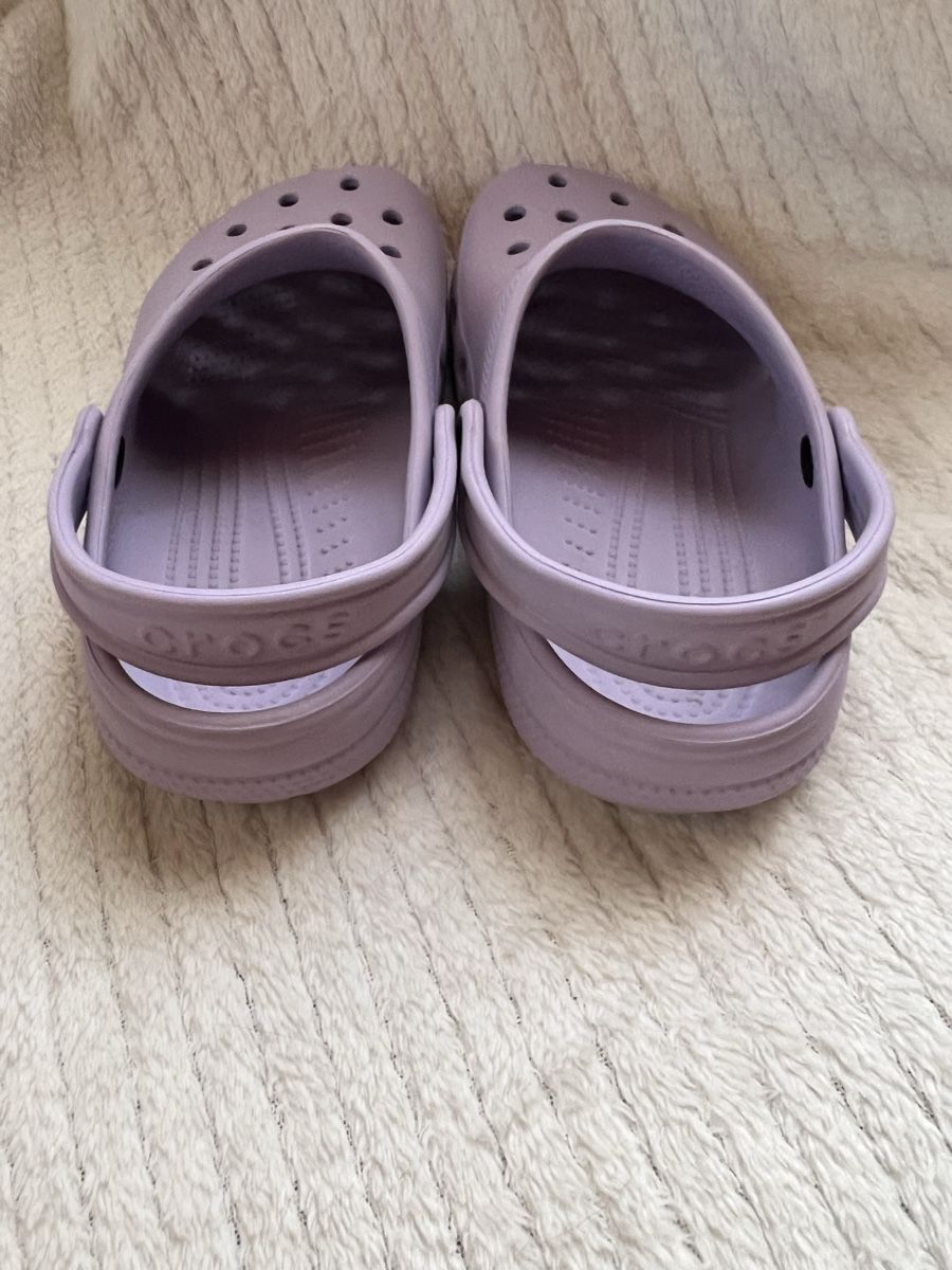 Crocs Schuhe für Mädchen: Crocs J3 34 35 – Gebraucht aus Grindelwald von shuanita 4