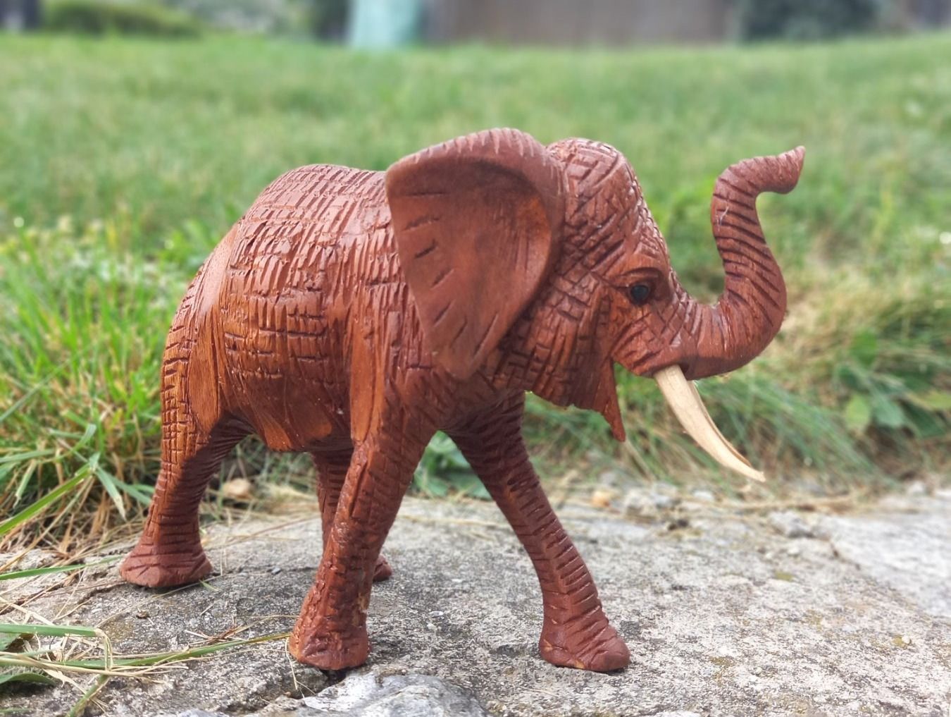 Figuren: Kleiner Elefant aus Holz. – Neu und originalverpackt aus Domat-ems von Gr8wood 1