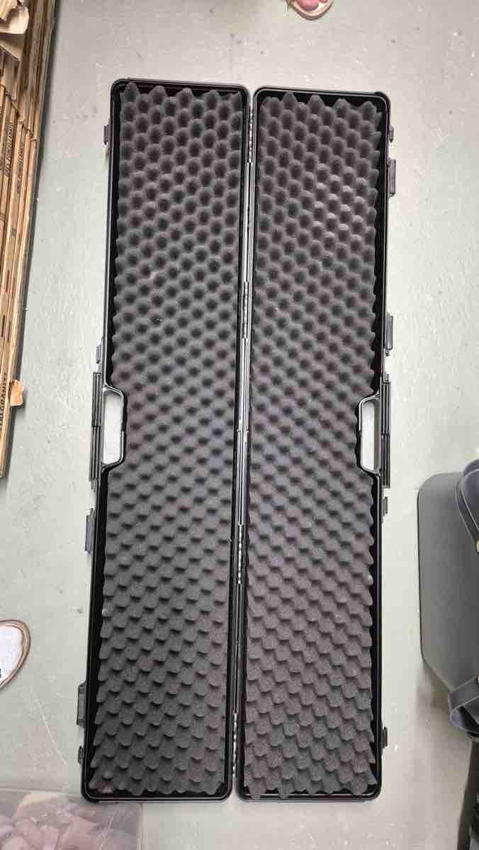 Valigie: Waffenkoffer mit Schaumstoffeinlage schwarz – Usato da Dietikon venduto da vintageclothing