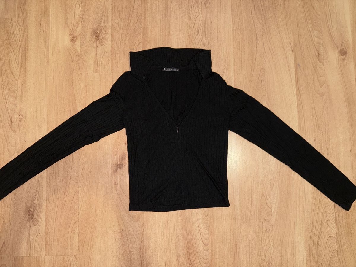 Stradivarius Top: Schwarzes Langarmshirt Gr. S – Usato da Rotkreuz venduto da tha_lb6g