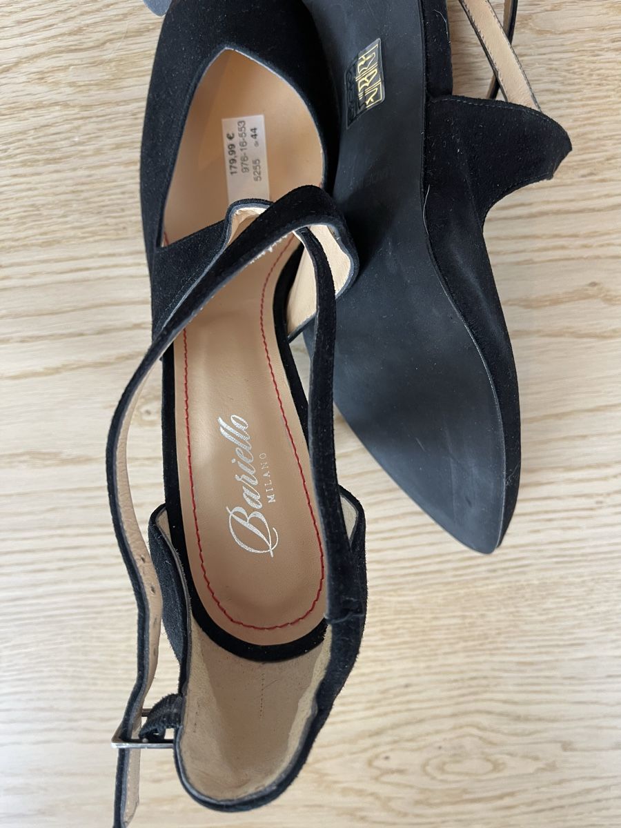Scarpe da donna: hohe Pumps in Gr 44 ungetragen – Nuovo (secondo la descrizione) da Erlenbach ZH venduto da ilo_62v8