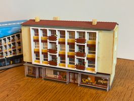 G0739: Mehrfamilienhaus, fertig gebaut (Spur N)