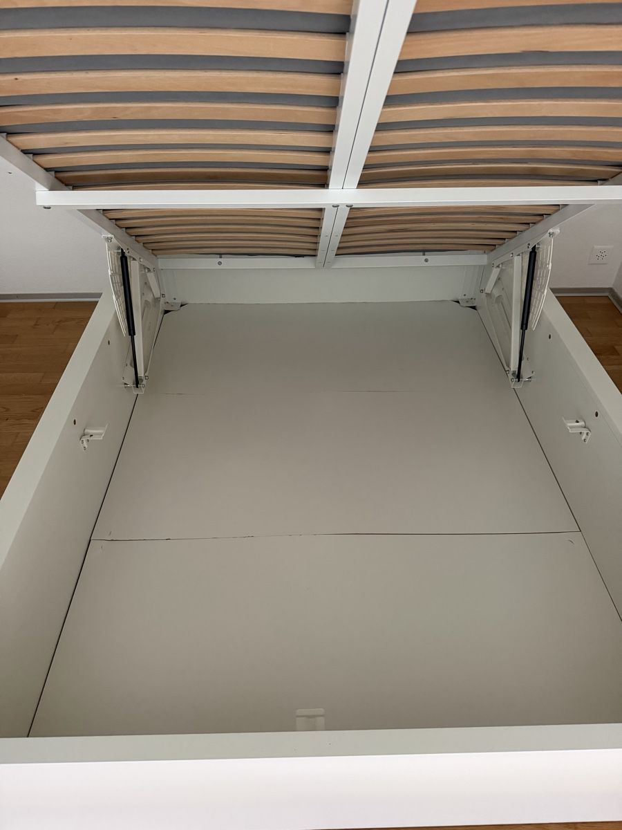 Betten: IKEA Bett + Matratze 140x200 – Gebraucht aus Ittigen von bsf_tne3 2