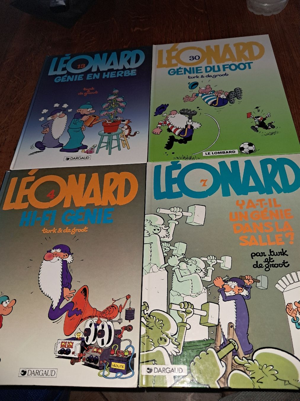 BD: Lot de 4 bd Leonard  – D'occasion à Le locle par juliensaran