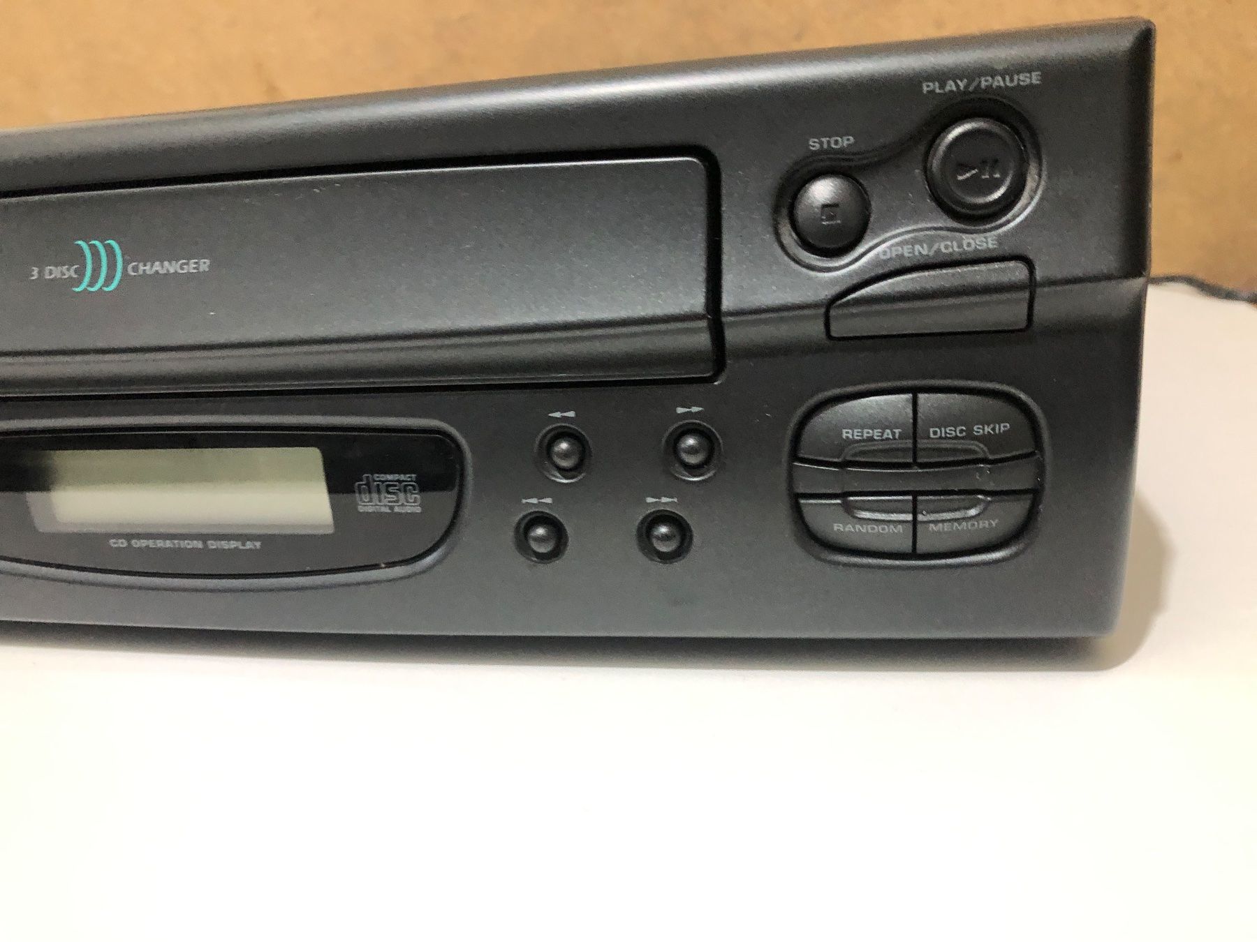 Sistemi audio & multimediali: Intersound cd Wechsel mit 3 cd – Usato da Biel-Bienne venduto da alos07 2