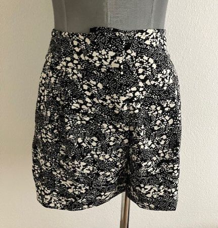 Short noir et blanche taille36