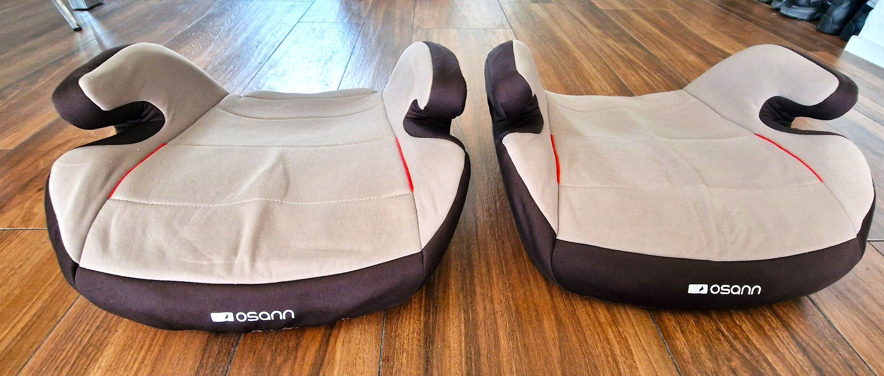 Seggiolini per auto: Kindersitz Erhöhung Beige 2 Stück – Usato da Hombrechtikon venduto da MalgorzataJ 1