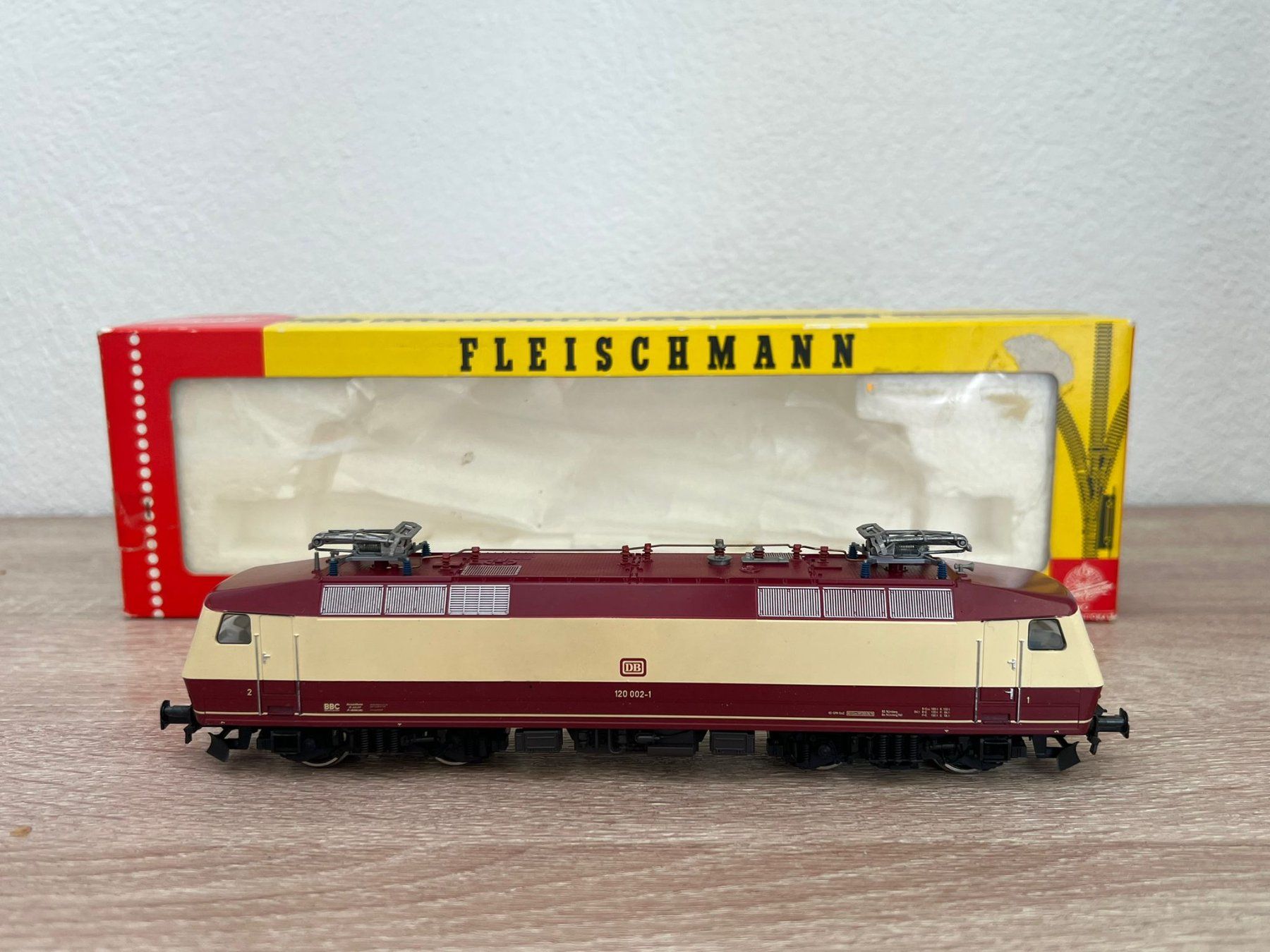 Fleischmann Modellini di ferrovie: Fleischmann 4350 E-Lok BR 120 DB H0 – Usato da St-Aubin-Sauges venduto da Lo_Go