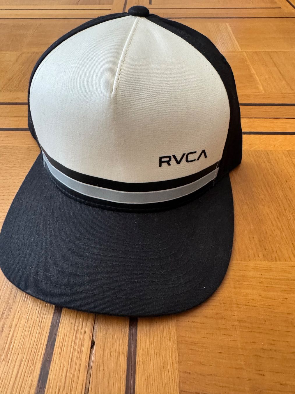 Sonstige Kleidung & Accessoires: Neue Caps Kappen RVCA div. Farben – Neu (gemäss Beschreibung) aus Seewen SZ von web_ 4