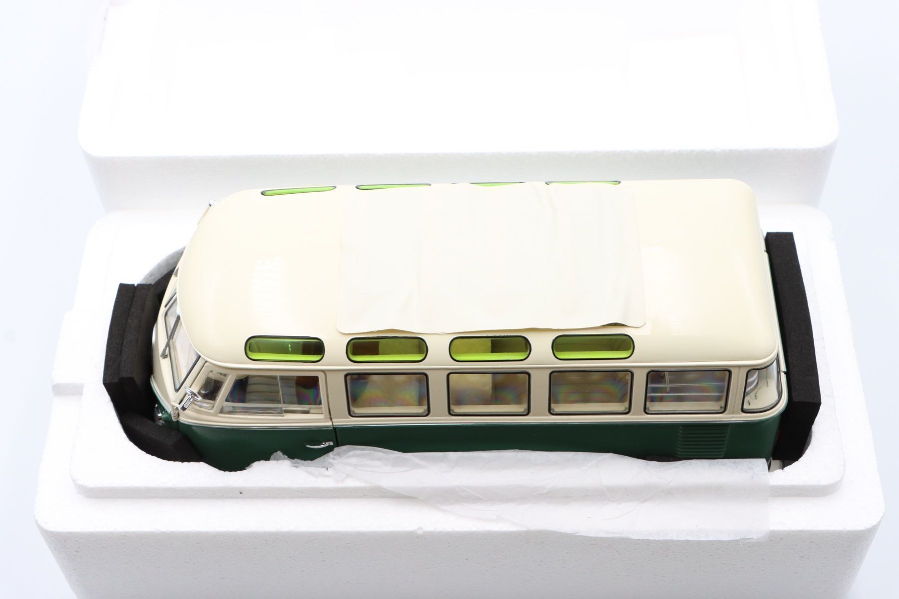 Volkswagen Modellautos: VW T1b Samba 1958 1:18 Schuco – Neu und originalverpackt aus Bühl b.Aarberg von modelldiecast 2