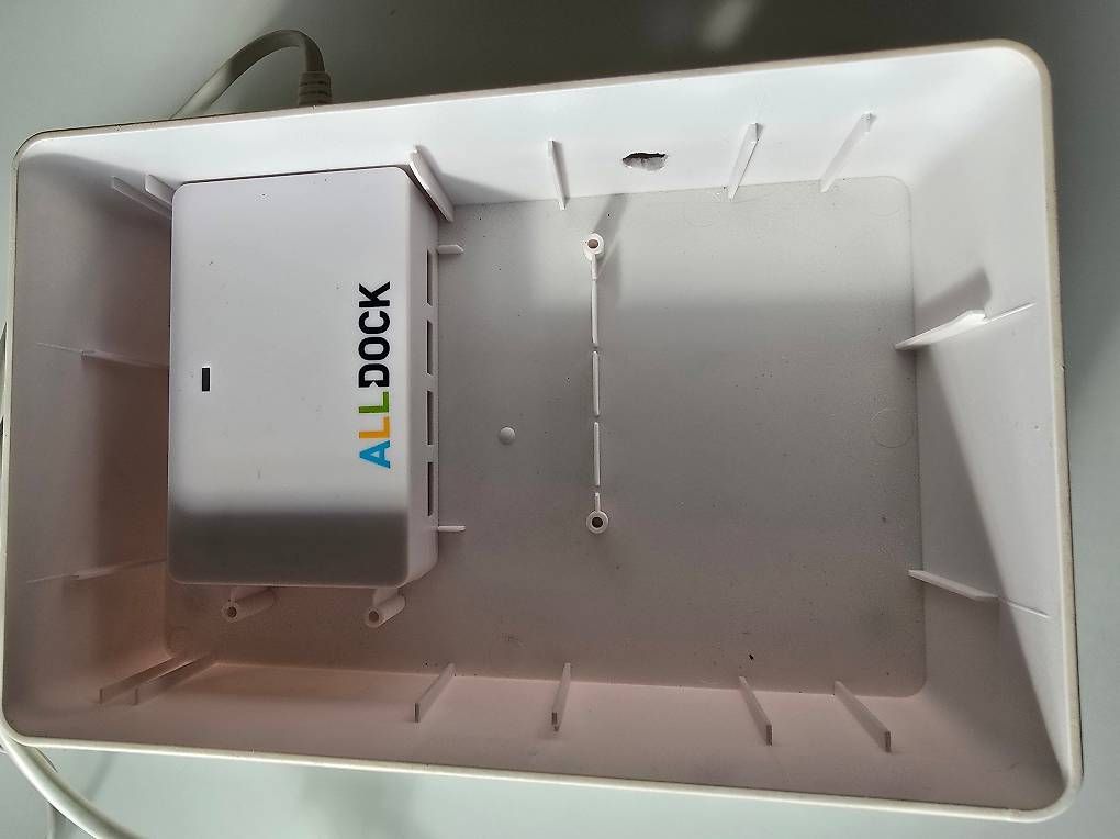 Caricabatterie: Alldock USB-Ladestation mit 4x USB-A Modell 0519 white – Usato da Thun venduto da Umd 2