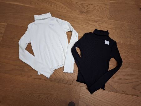2x kurzer Rollkragenpullover schwarz / weiss Gr. 134/140