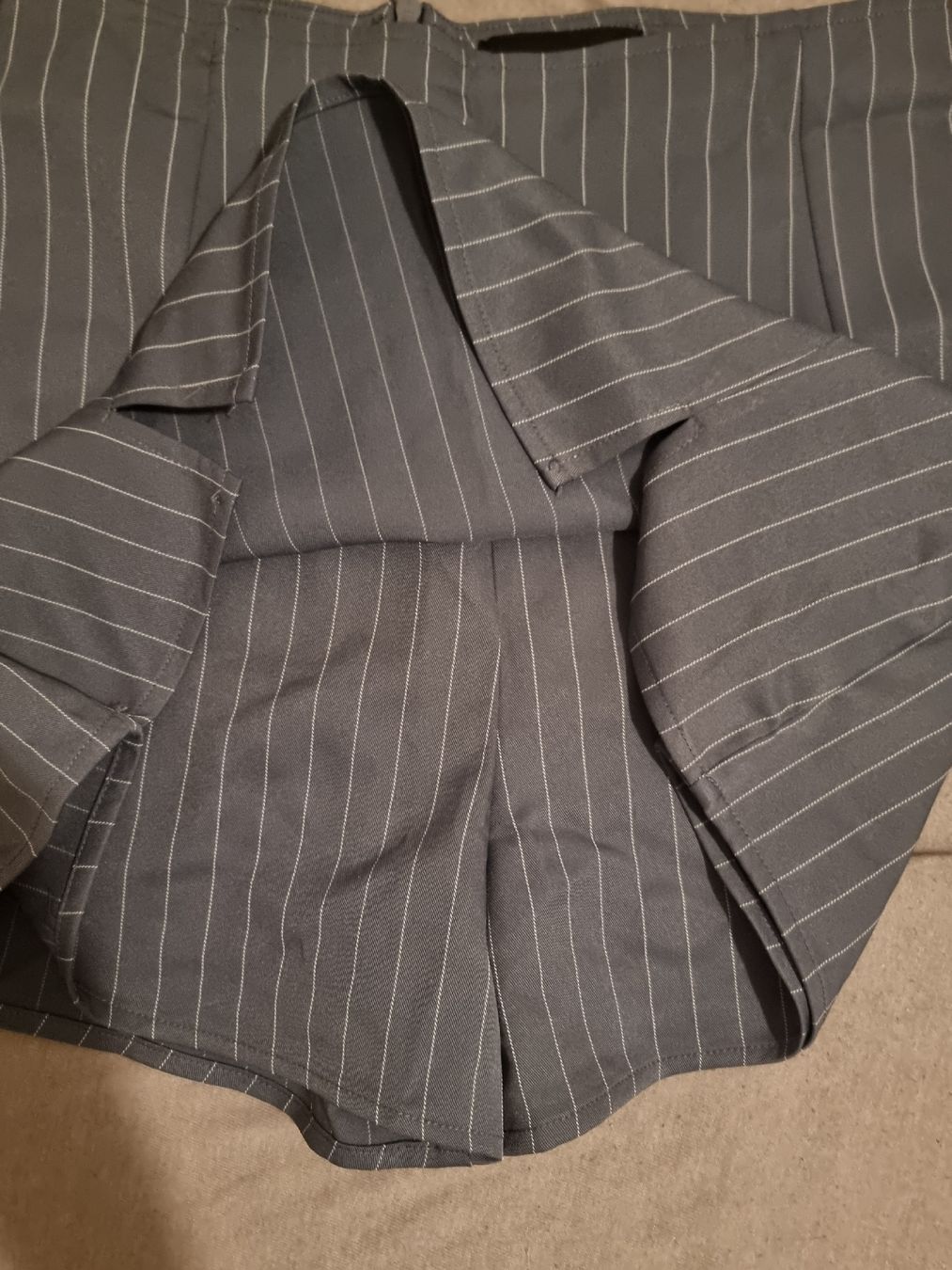 Pantaloni: Hosenrock grau – Nuovo (secondo la descrizione) da Altstätten SG venduto da melii._.98 1