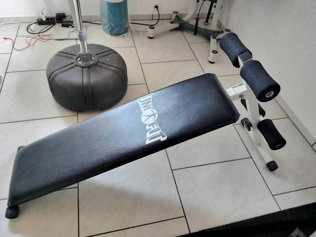 Hometrainer: Fitnessgerät, Bauchtrainer – Usato da Kölliken venduto da Chilfiker 2