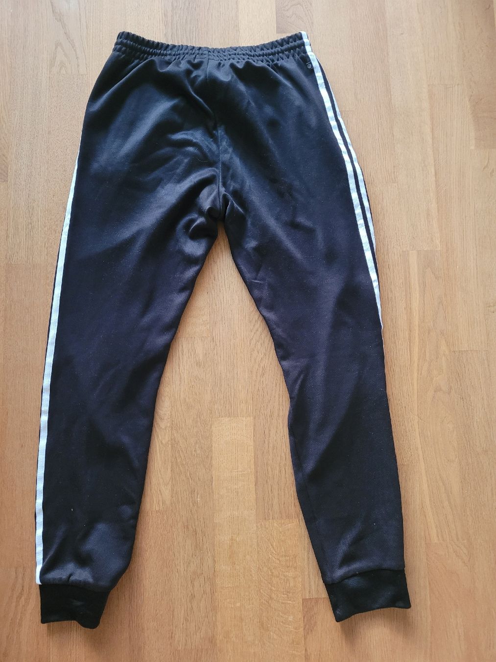 Adidas Pantaloni: Adidas Trainerhose - schwarz - Grösse M – Nuovo (secondo la descrizione) da Zürich venduto da wavericks 2