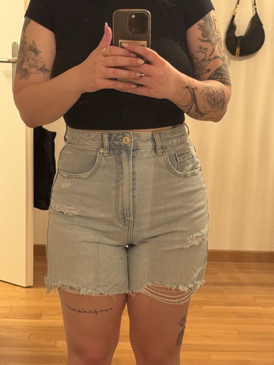Stradivarius Jeans: Shorts – Usato da Effretikon venduto da ajl_rwt5 3