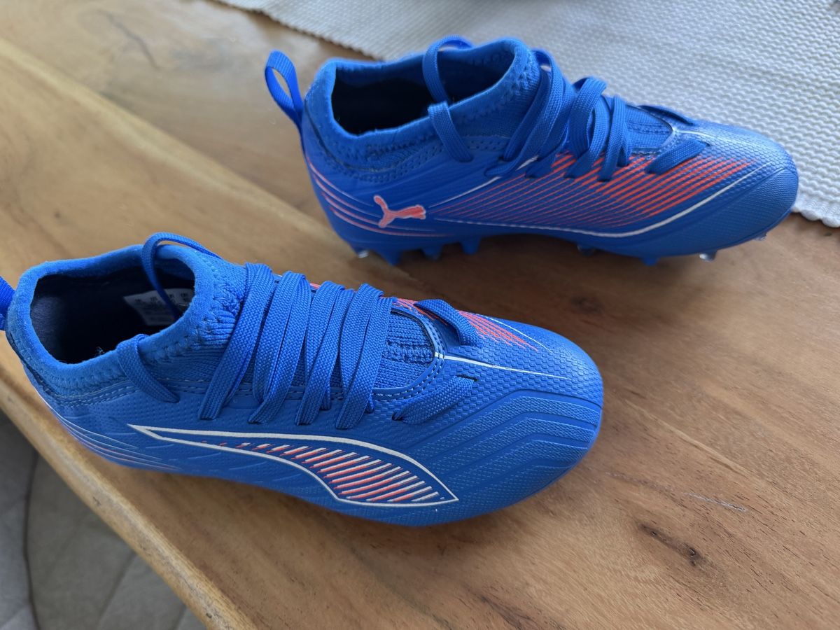 Scarpe per ragazzi: Fussbalschuhe Puma  – Nuovo e nell'imballaggio originale da Niederwangen BE venduto da KBL85