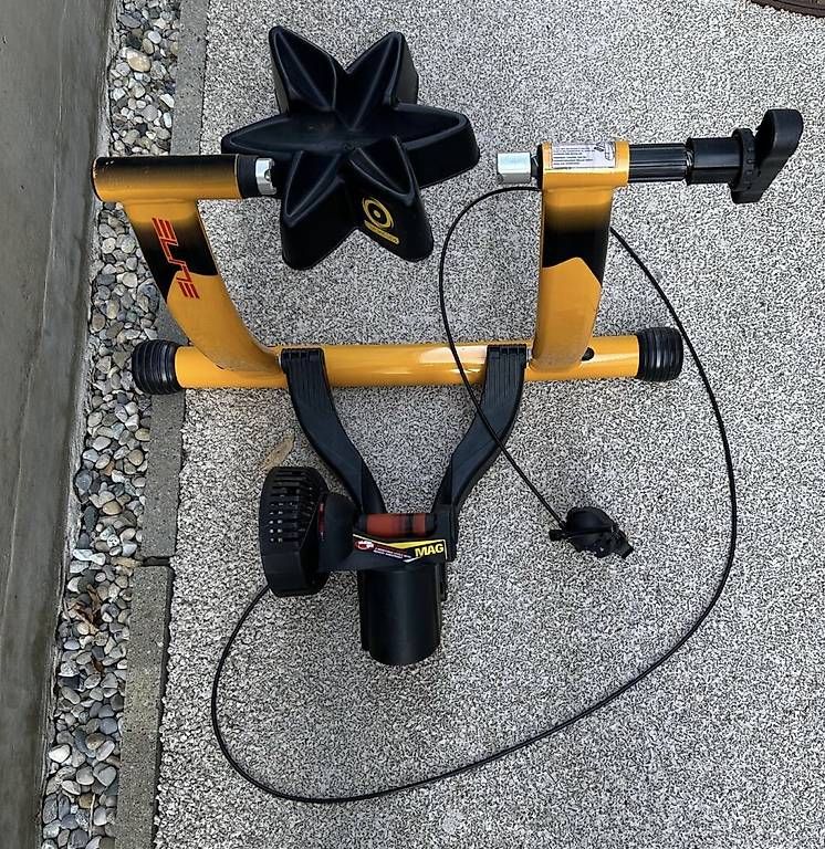 Hometrainer: Rouleau pour vélo – Usato da Faoug venduto da schneesauser
