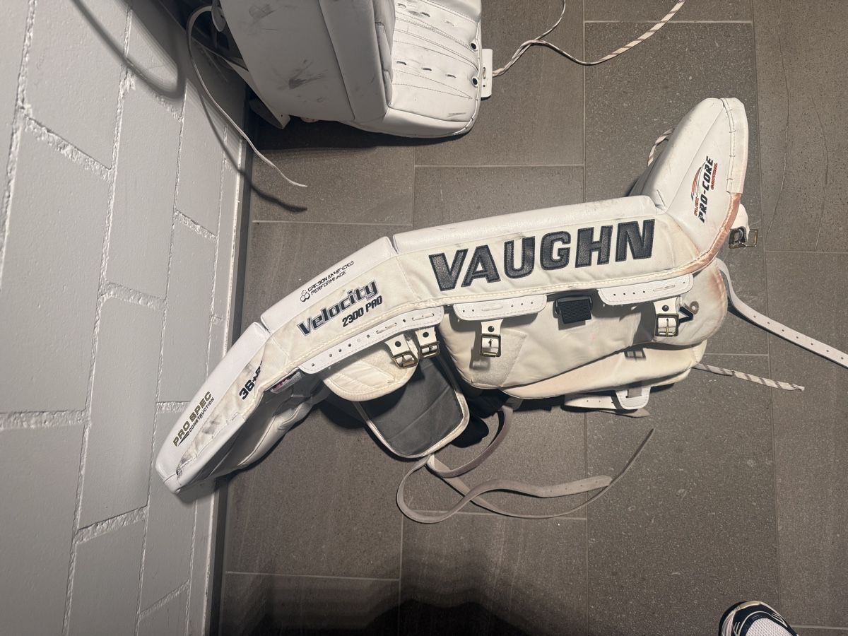 Schutz & Schoner: Vaughn Torwartschoner weiss 36+2 – Gebraucht aus Meilen von MiasanMia25 1