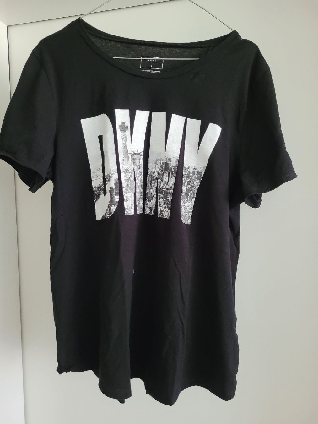 DKNY T-shirt: DKNY T-Shirt Grösse L – Nuovo (secondo la descrizione) da Lütisburg venduto da amerika123