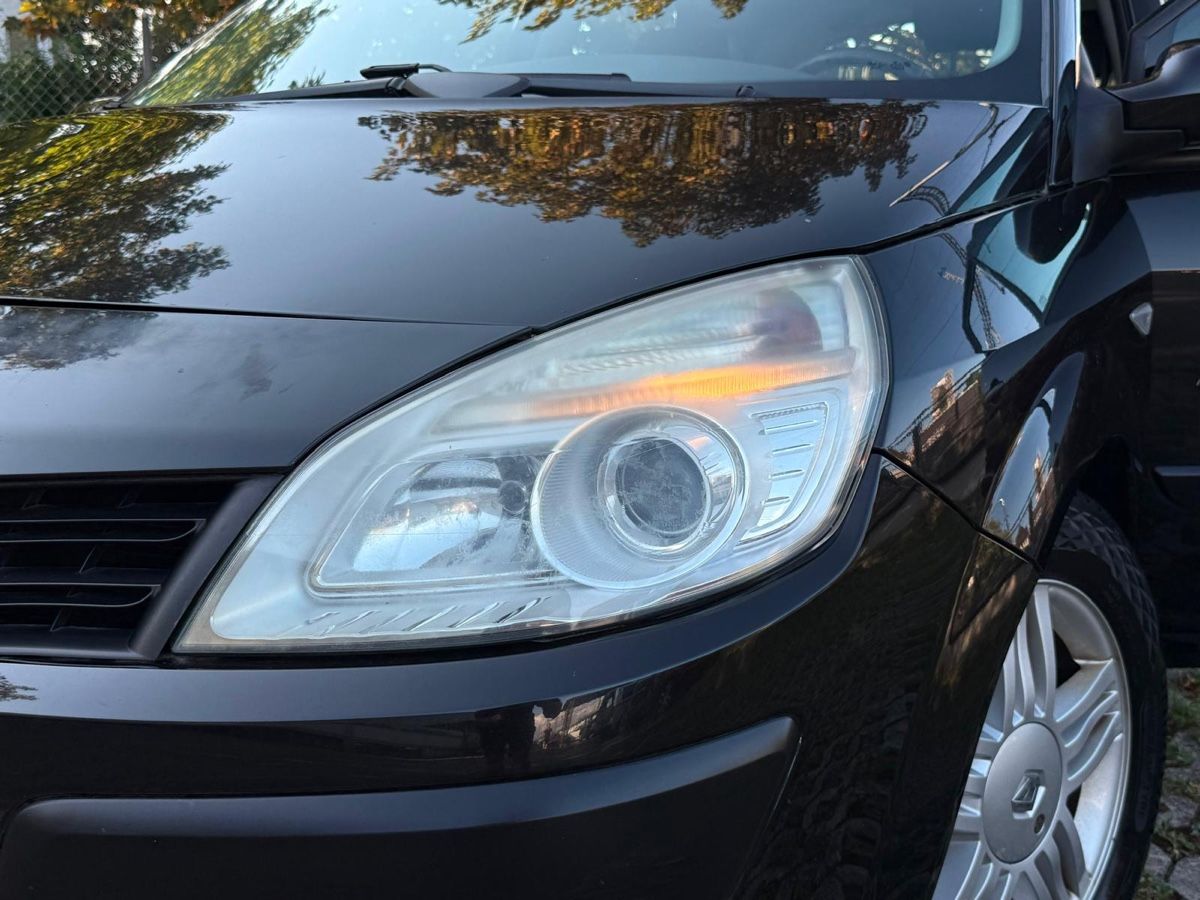 Renault Autos: Renault Megane Scenic  – D'occasion à Wetzikon ZH par HD2004 1