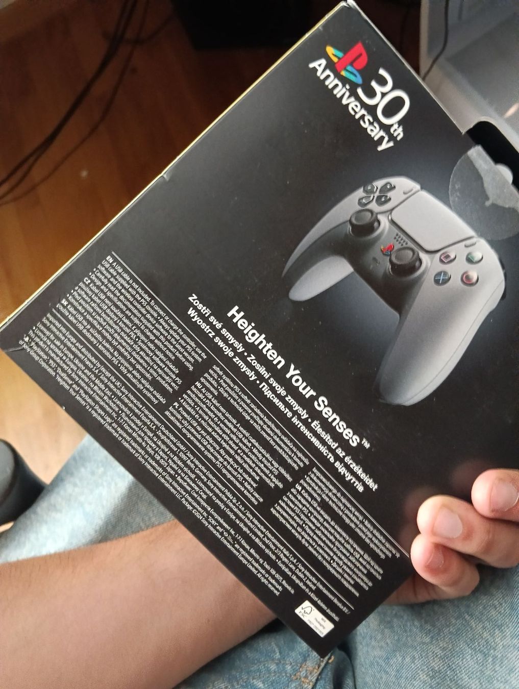 Sony Controller: Sony DualSense Controller 30th Anniversary Edition Neu – Nuovo e nell'imballaggio originale da Zürich venduto da TBG021