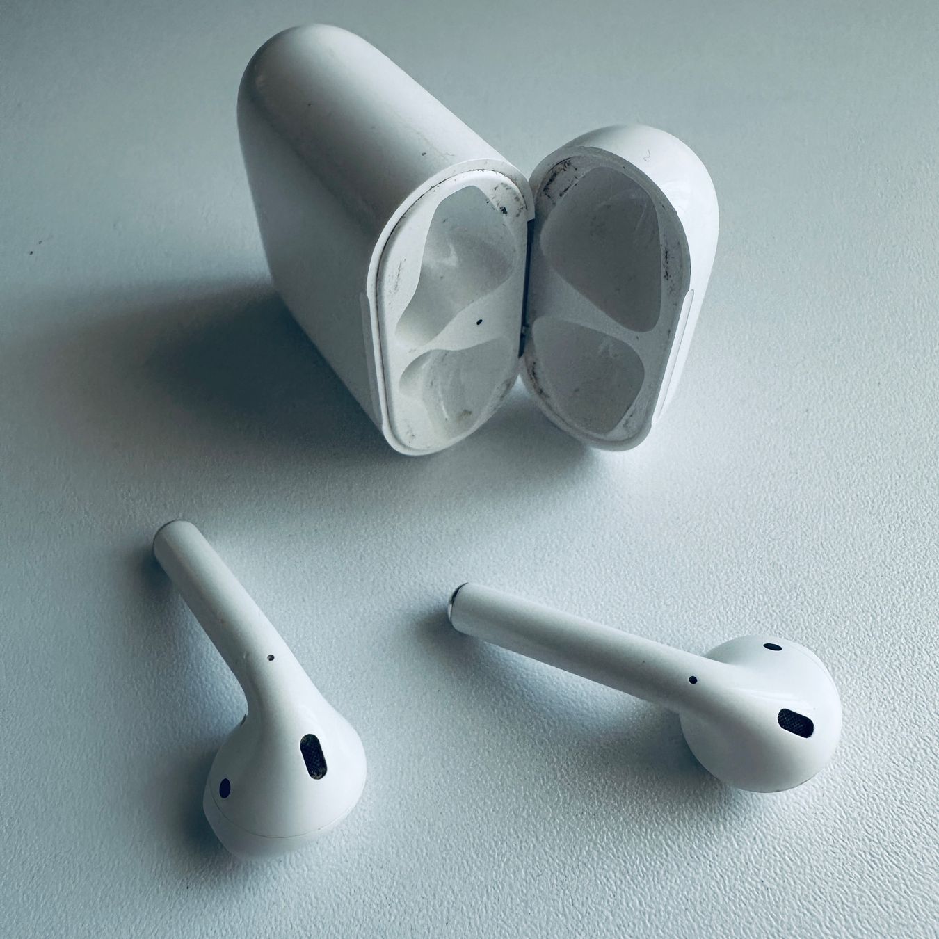 Apple Cuffie: Original Apple AirPods 2 Kopfhörer Wireless Lightning Kabel – Usato da Basel venduto da MY.AIRPODS.SHOP 2