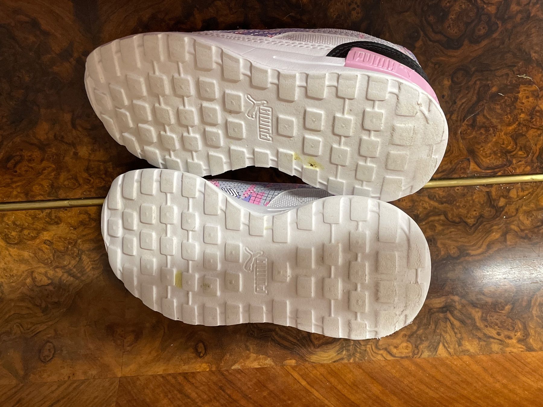 Puma Scarpe per ragazze: PUMA Mädchen Sneaker Gr. 28 – Usato da Frasnacht venduto da GracyStore 3