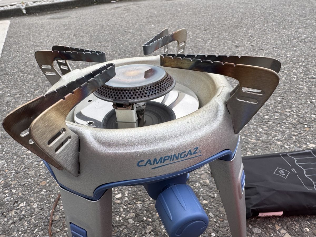 Campingaz Griglie: Réchaud campingaz avec pare vent – Usato da Fribourg venduto da VanHein91 2