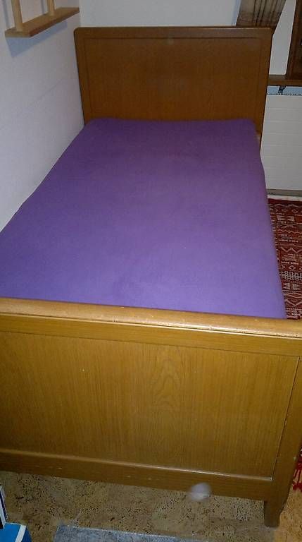 Letti: Einzelbett mit Nachttisch – Usato da Lengnau AG venduto da Mosaik4 2