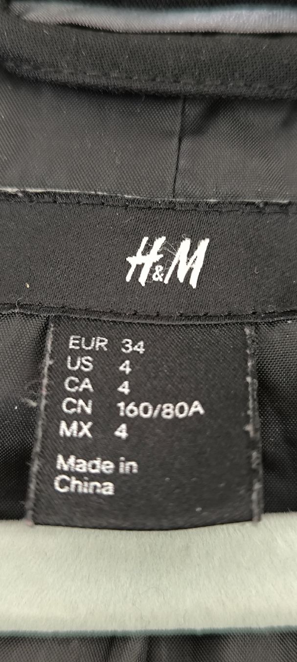 H&M Jacken: Schwarzer Blazer von H&M – Gebraucht aus Bern von mar_xn6k 3