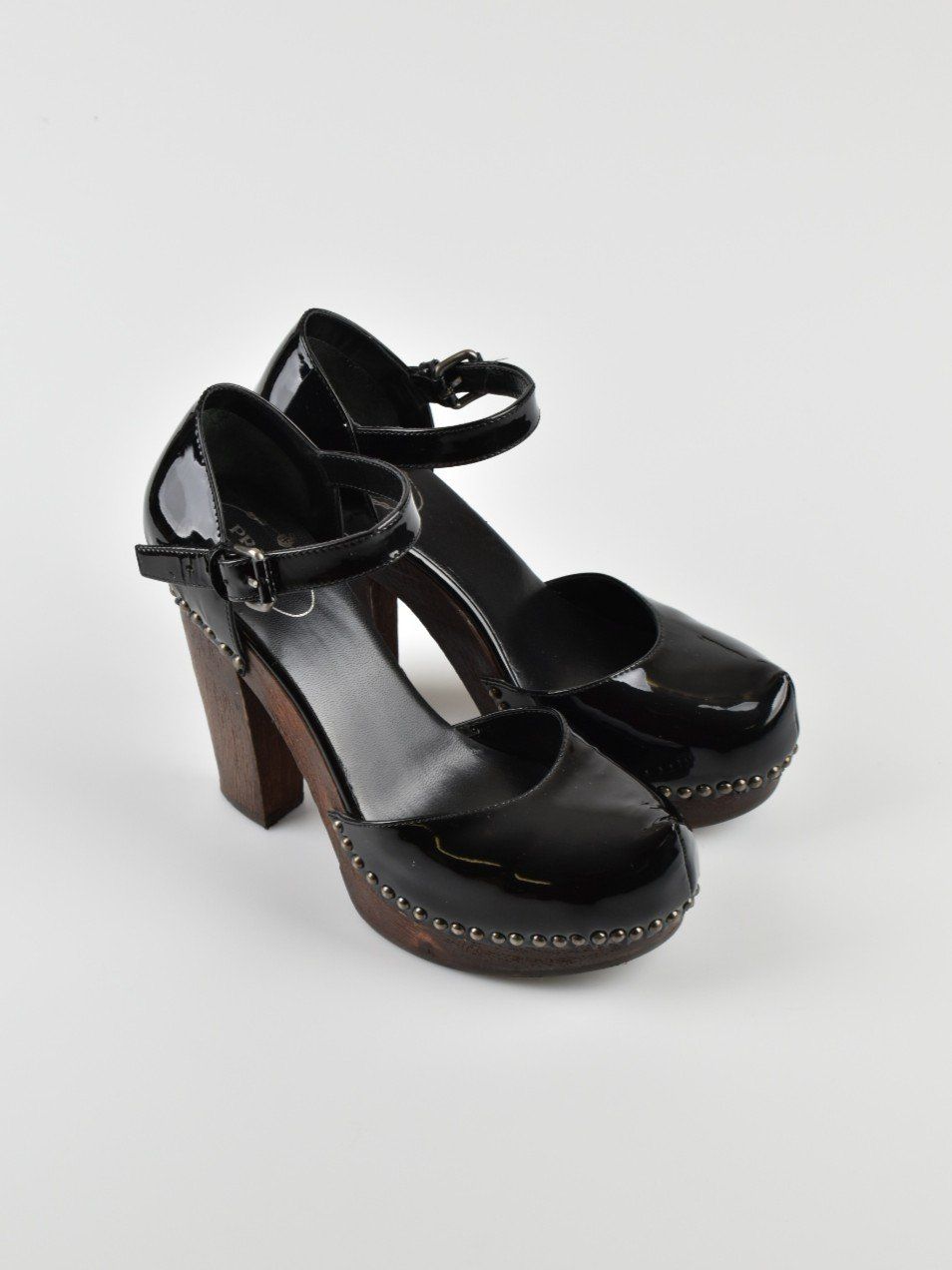 Prada Scarpe da donna: Prada Lackleder Pumps, Gr.37, neuwertig – Nuovo (secondo la descrizione) da Nürensdorf venduto da 2ND_STORY