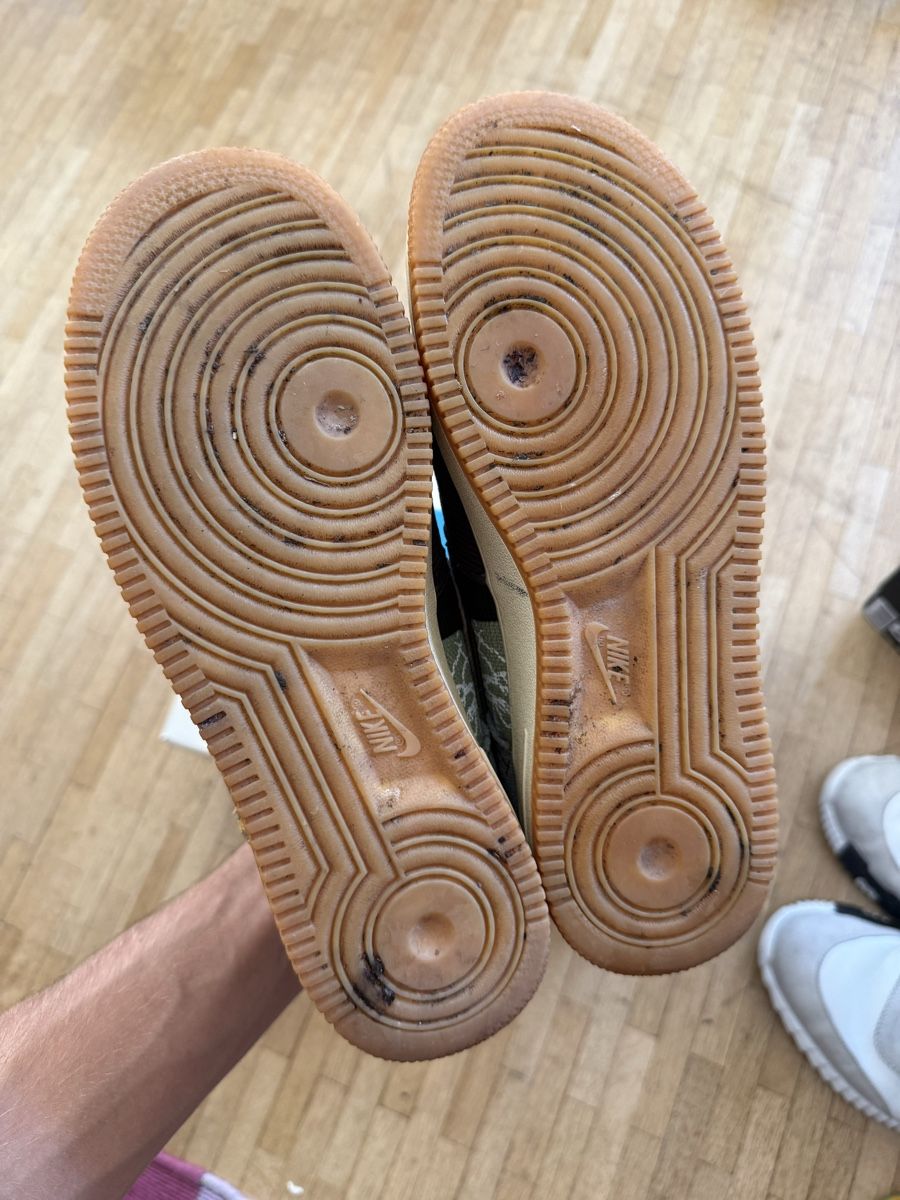 Nike Chaussures hommes: Air Force 1 Travis Scott – D'occasion à Genève par SG_73 2