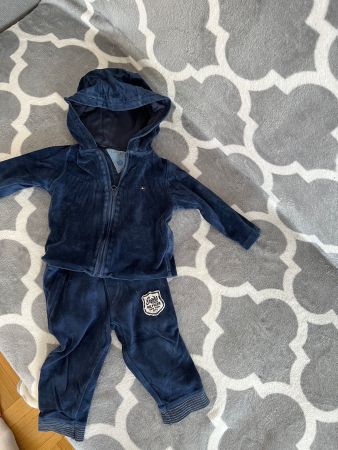 TOMMY HILFIGER PLÜSCHTRAINER GR 74