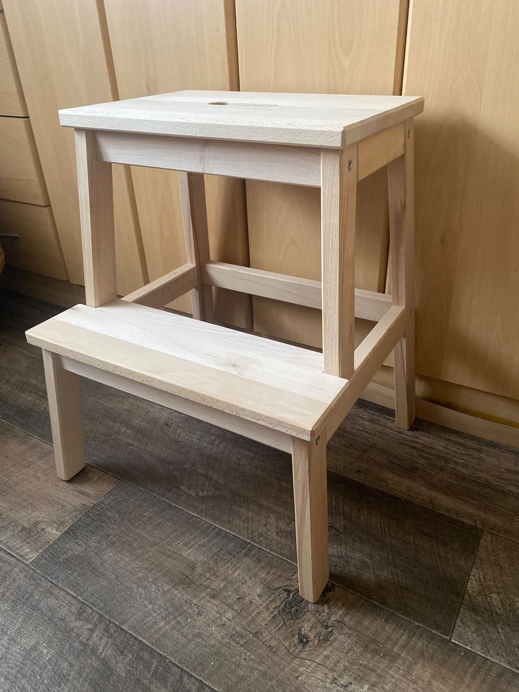Scale: Zweitritt Holz 50x36x37cm – Nuovo (secondo la descrizione) da Seewen SZ venduto da shaky01