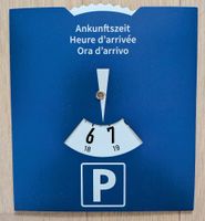 Parkscheibe für das Parkieren ihres Autos in der Blauen Zone