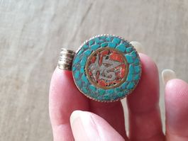 Tibet Amulett, OM, Silber 925 eingelassene Türkissplitter
