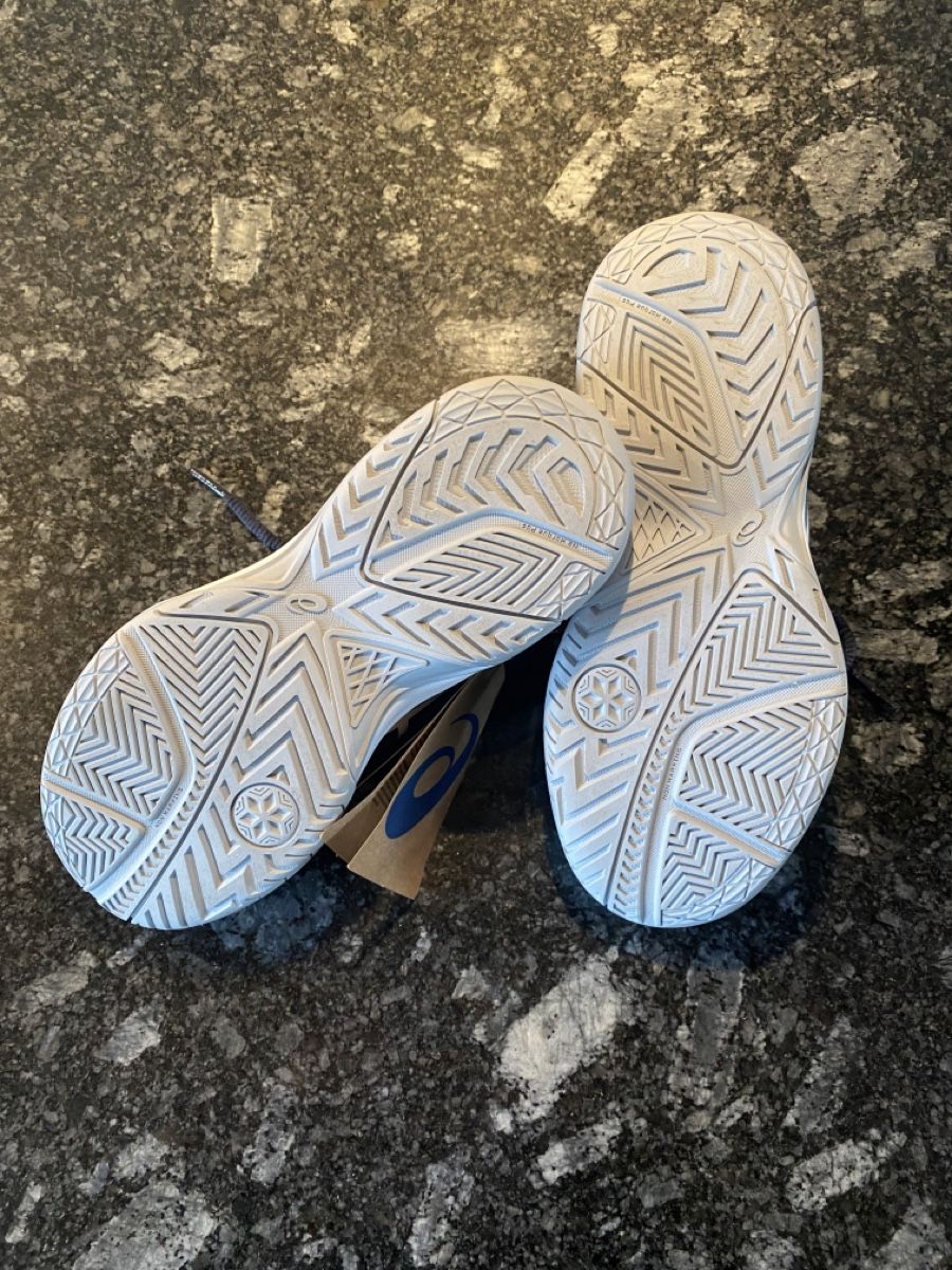 Asics Scarpe per ragazzi: Neue Asics Turnschuhe Grösse 32.5 – Nuovo e nell'imballaggio originale da Hersiwil venduto da Sheila1986 3