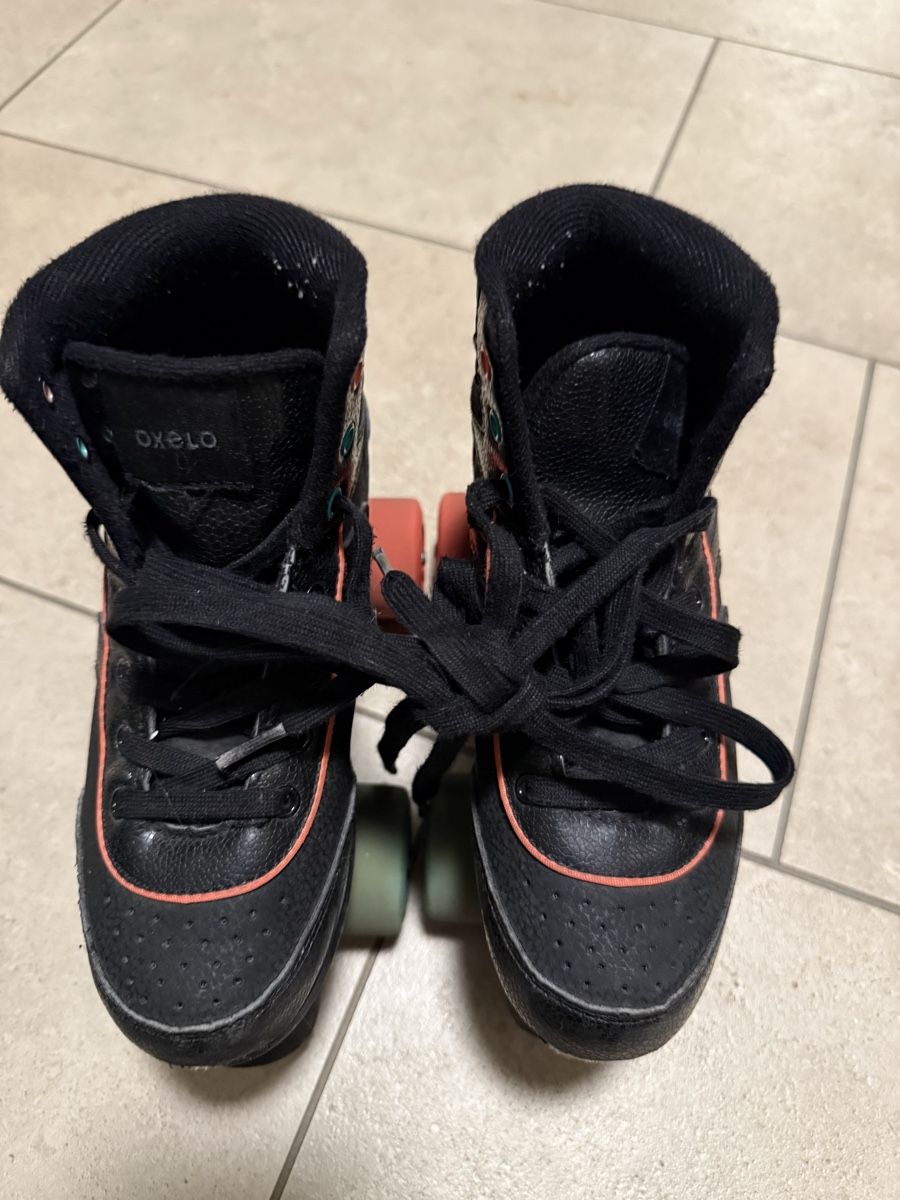Decathlon Pattini in linea & Pattini a rotelle: Rollschuhe Oxelo schwarz Grösse 35 – Usato da Rupperswil venduto da ConradD