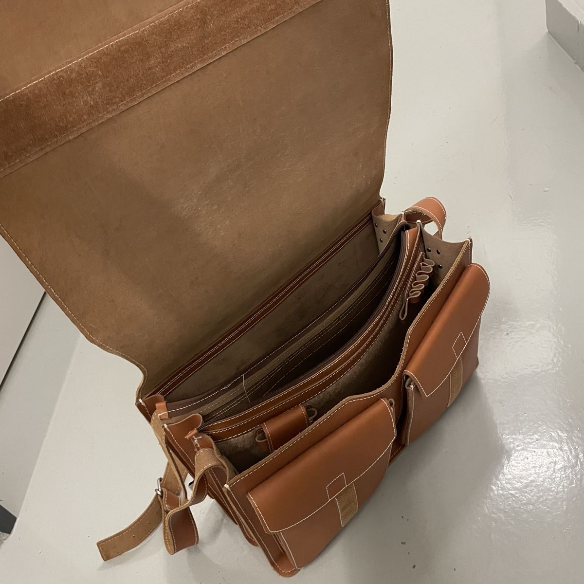 Koffer & Taschen: Grosse Aktentasche/ Lehrertasche aus Leder – Gebraucht aus Oetwil am See von mar_t7ct 3
