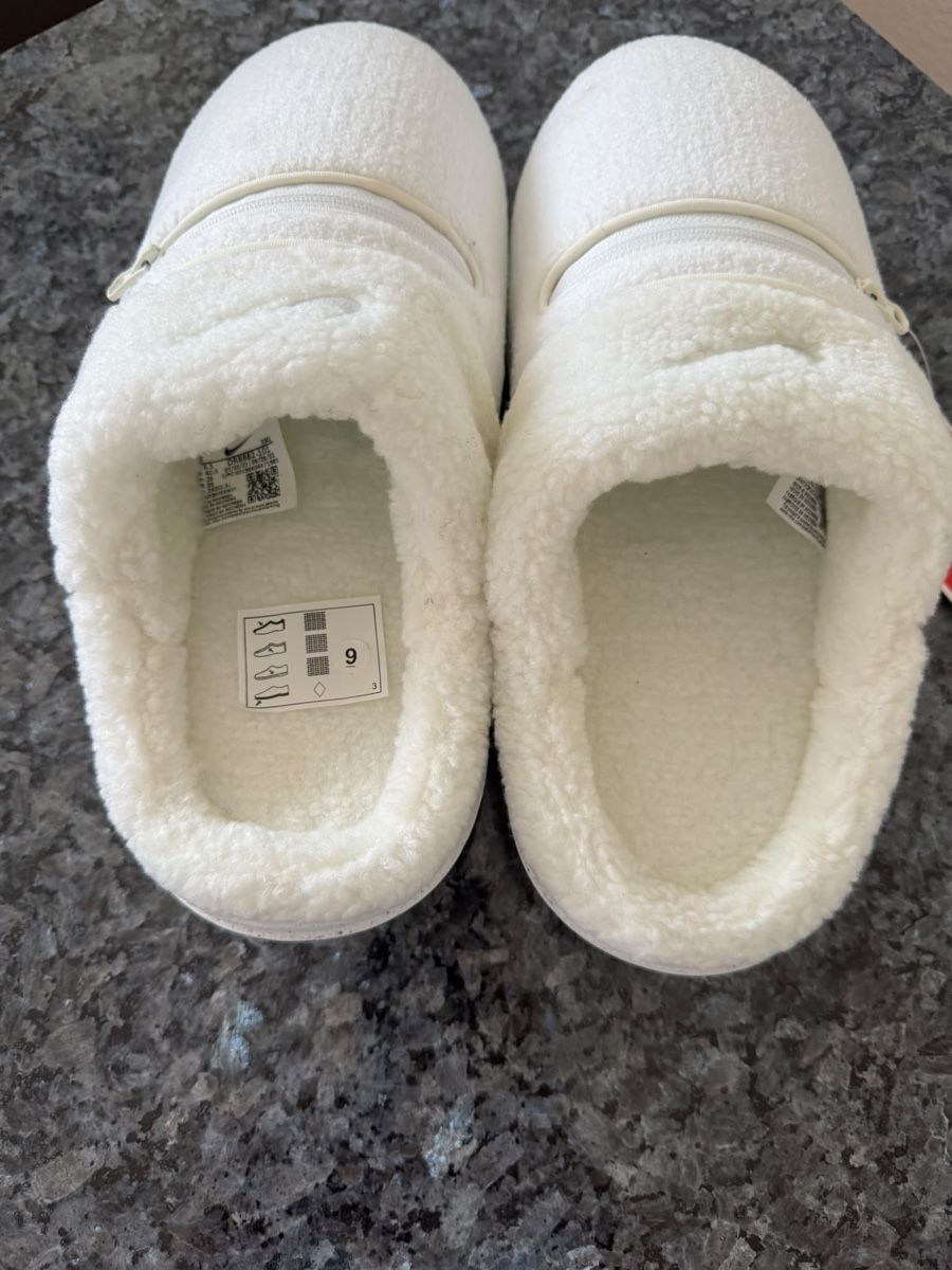 Nike Scarpe da uomo: Nike Hausschuhe Neu Gr. 40 – Nuovo e nell'imballaggio originale da Zug venduto da nissi_25 1