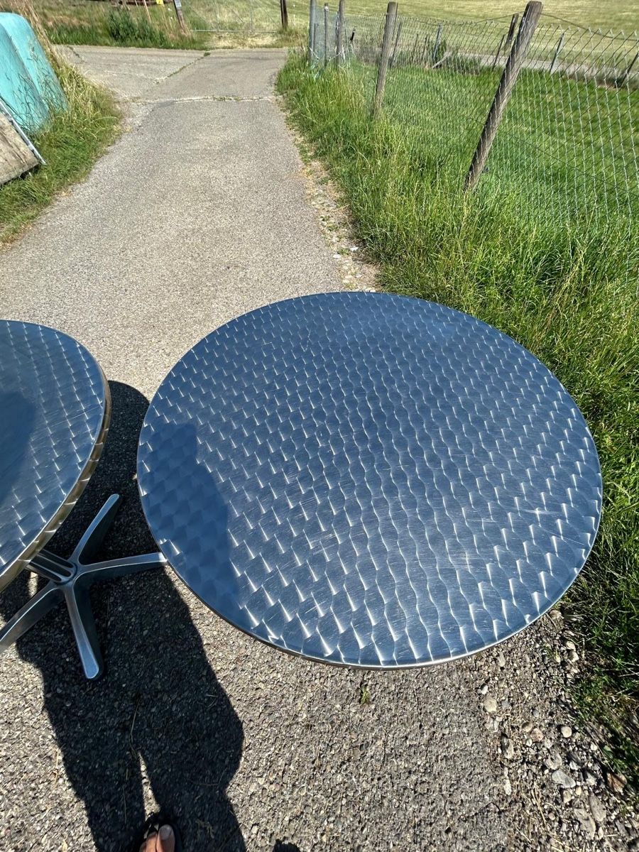 Tavoli: Runde Tische (chrom) – Usato da Knonau venduto da Audi_1999 3