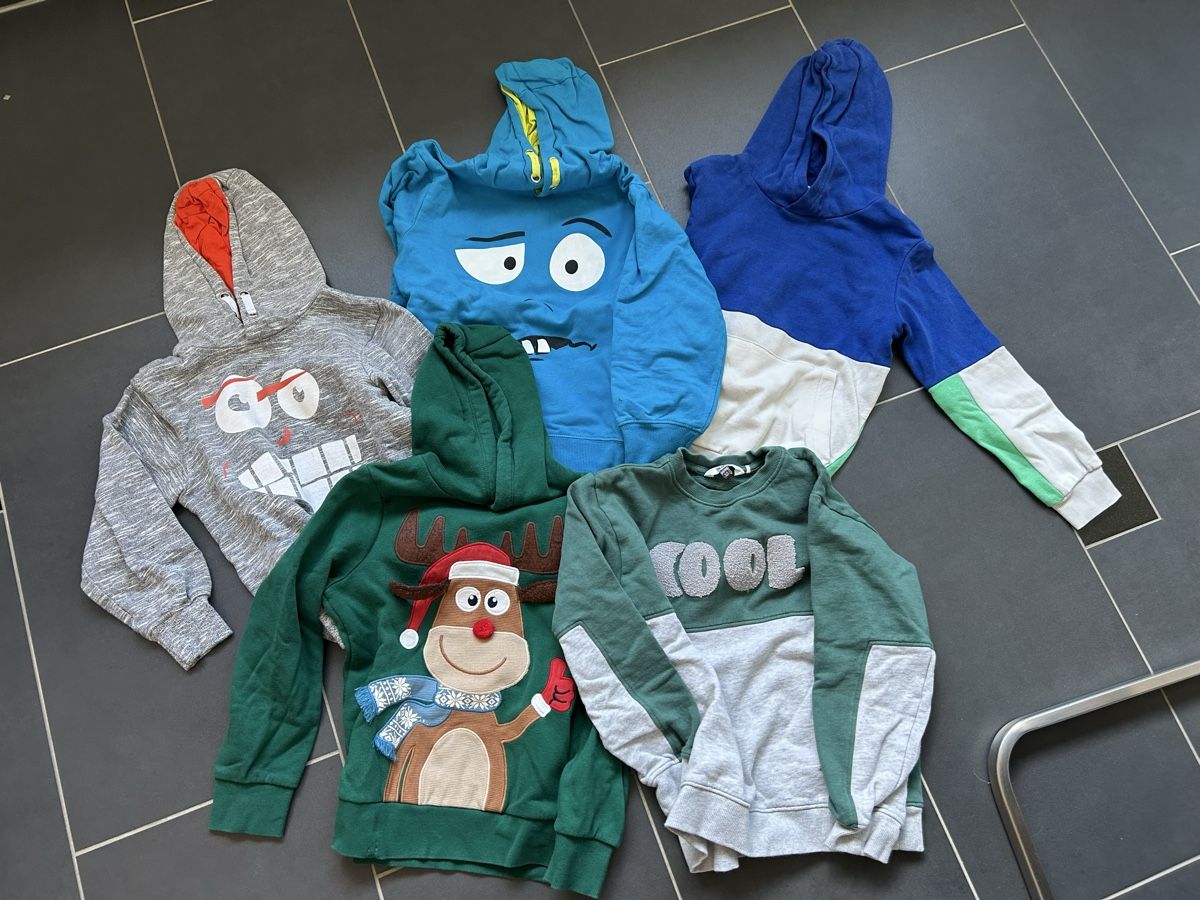 Maglioni & Felpe: Pulli Gr. 128 – Usato da Illighausen venduto da Schneckli01