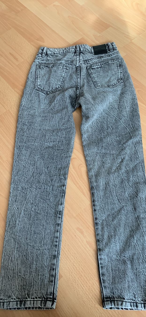 Jeans: Joli jeans Jennyfer t. 32 – Usato da MEYRIN venduto da Gwendo10 1
