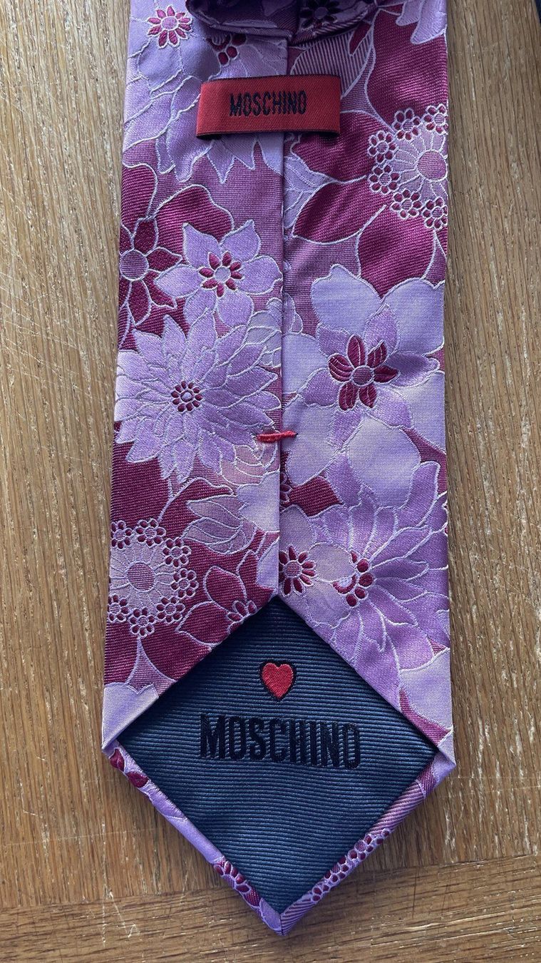 Moschino Krawatten: Moschino – Gebraucht aus Olten von framos65 1