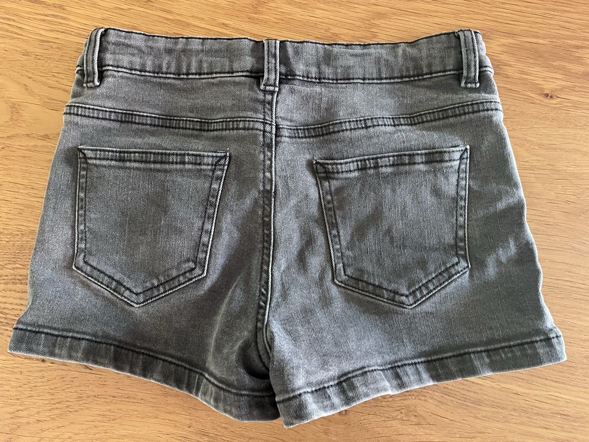 C&A Pantaloni: Jeans-Shorts 146 – Usato da Büren SO venduto da nadali85 1