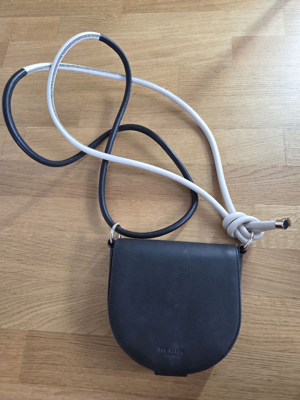 Ted Baker Borse da donna: ted Baker small handbag – Nuovo (secondo la descrizione) da Dietikon venduto da Nansula