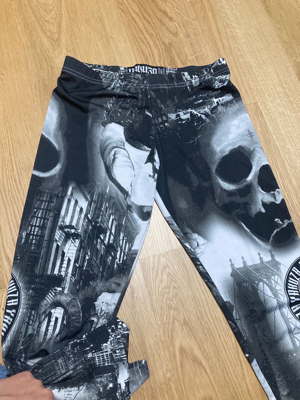 Leggings: Coole Leggins Yakuza – Usato da Uster venduto da Kalici1 1